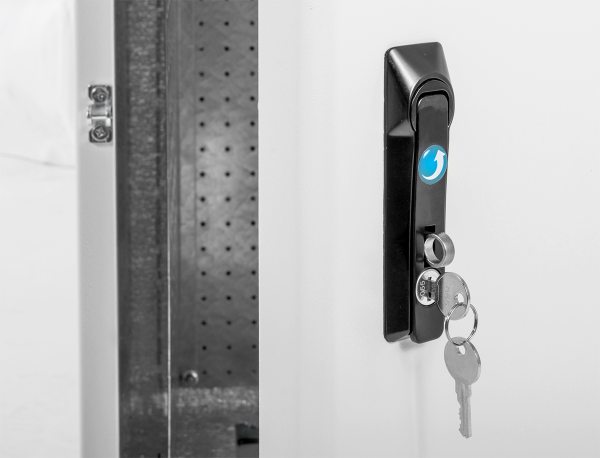 Шкаф уличный всепогодный настенный 15U (Ш600 × Г300), передняя дверь вентилируемая Фото